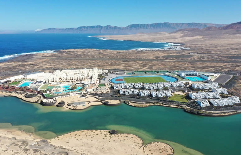 Club La Santa resort vanuit de lucht